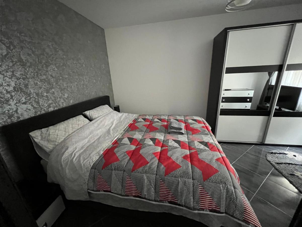 Apartament Spatios, Zona Centrala In Iasi Apartment Bagian luar foto